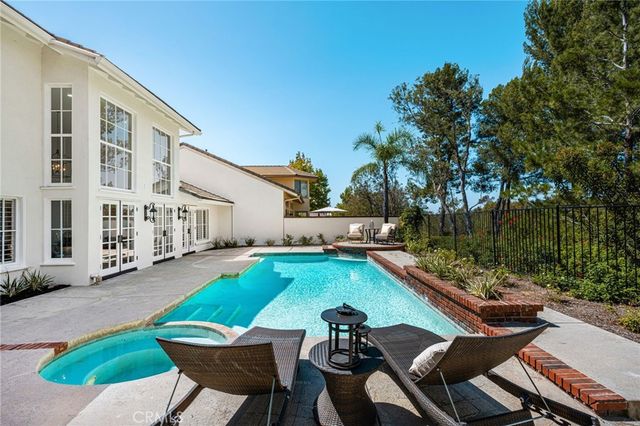 5603 E Crest De Ville, Orange, CA 92867