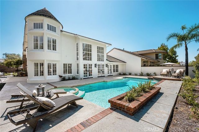 5603 E Crest De Ville, Orange, CA 92867