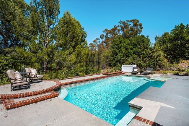 5603 E Crest De Ville, Orange, CA 92867