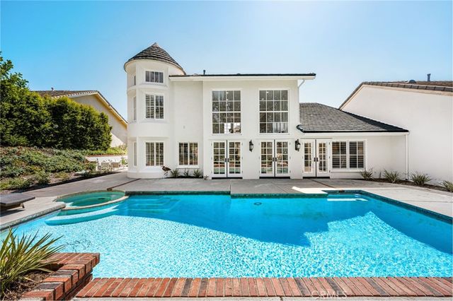 5603 E Crest De Ville, Orange, CA 92867