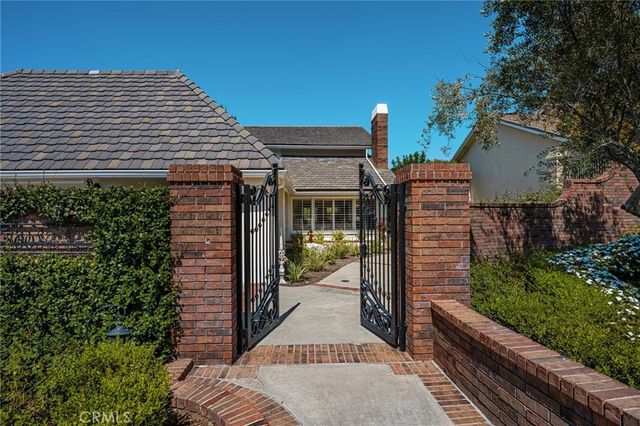 5603 E Crest De Ville, Orange, CA 92867