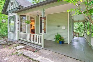 11 Hilton Street, Eureka Springs, AR 72632
