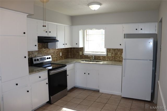 608 BLYTHEWOOD Road, Montgomery, AL 36109