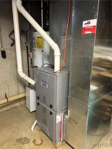 19 Schultz Road, Orchard Park, NY 14127