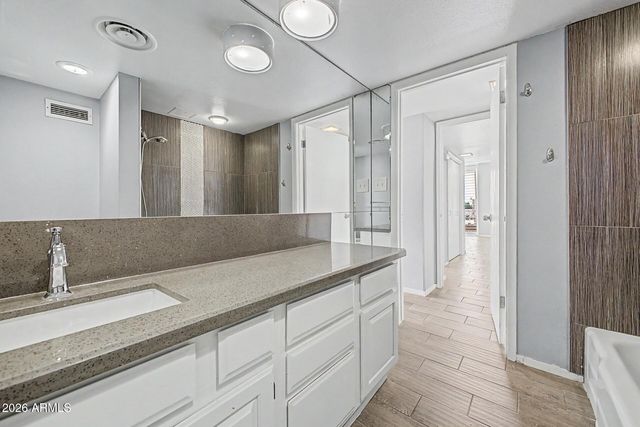 207 W CLARENDON Avenue B2, Phoenix, AZ 85013