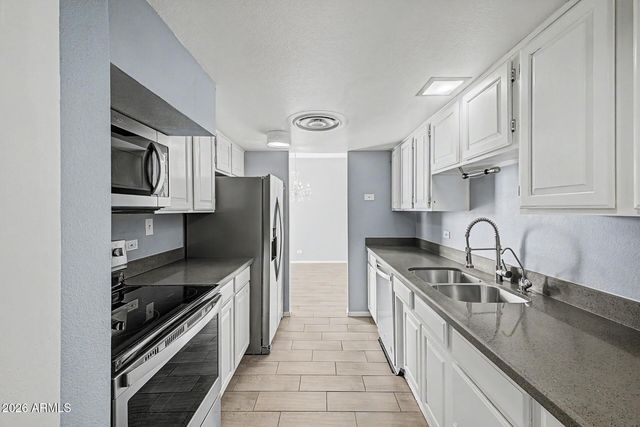 207 W CLARENDON Avenue B2, Phoenix, AZ 85013