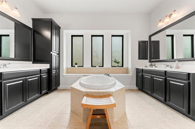 1053 Bat Hawk Court, Conroe, TX 77385