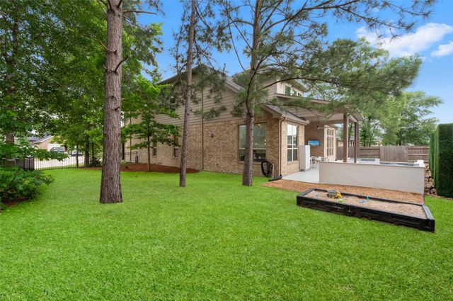 1053 Bat Hawk Court, Conroe, TX 77385