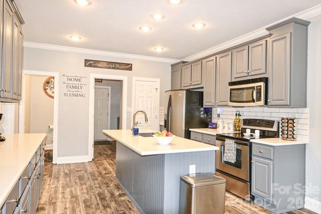 3127 Yorkshire Lane, Boonville, NC 27011