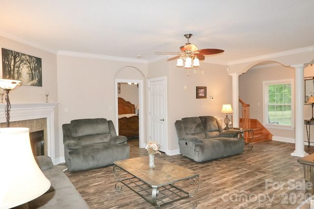 3127 Yorkshire Lane, Boonville, NC 27011