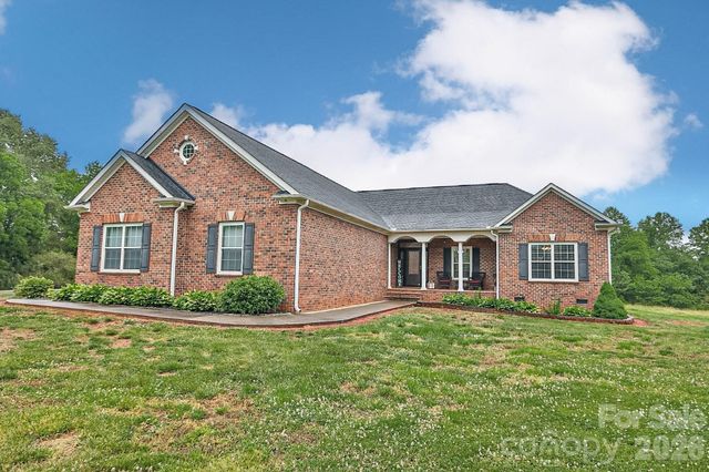 3127 Yorkshire Lane, Boonville, NC 27011