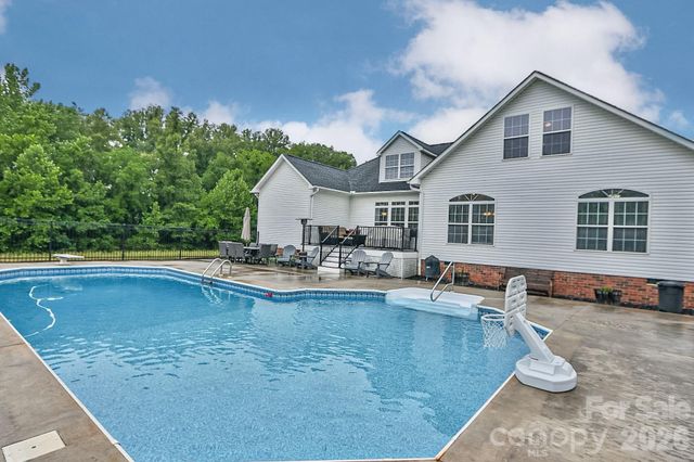 3127 Yorkshire Lane, Boonville, NC 27011