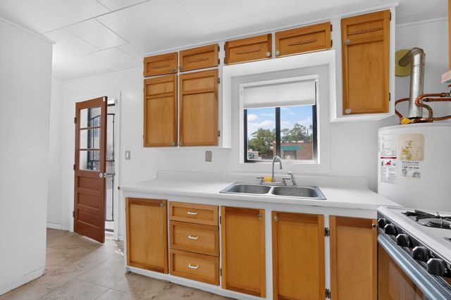 918 Hickox, Santa Fe, NM 87505