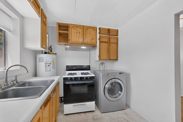918 Hickox, Santa Fe, NM 87505