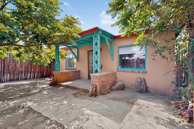 918 Hickox, Santa Fe, NM 87505