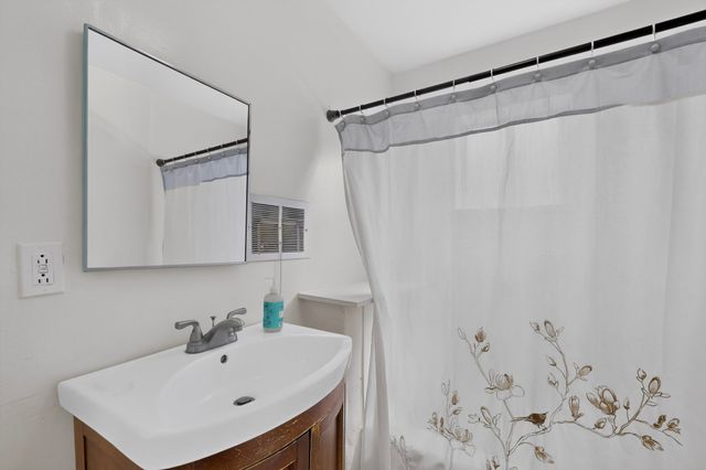 918 Hickox, Santa Fe, NM 87505