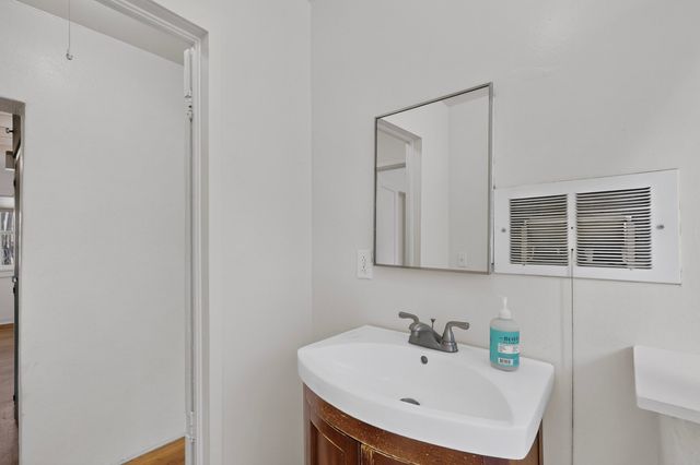 918 Hickox, Santa Fe, NM 87505