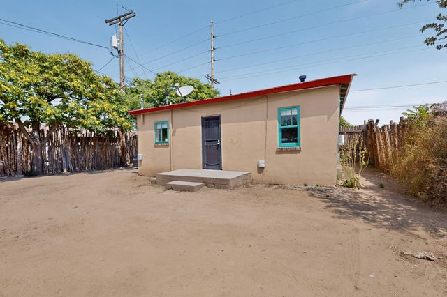 918 Hickox, Santa Fe, NM 87505