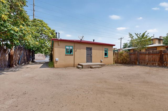 918 Hickox, Santa Fe, NM 87505