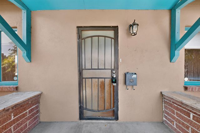 918 Hickox, Santa Fe, NM 87505
