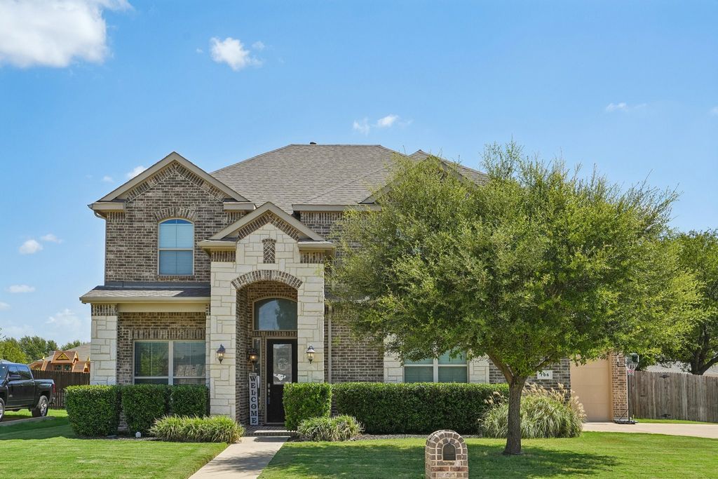 706 Dover Drive, Midlothian, TX 76065 — exterior