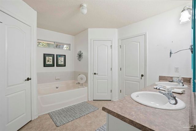 10108 Crest Ridge Dr, Pensacola, FL 32514