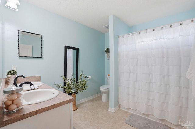 10108 Crest Ridge Dr, Pensacola, FL 32514