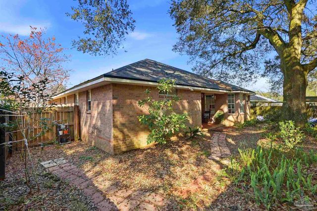 10108 Crest Ridge Dr, Pensacola, FL 32514