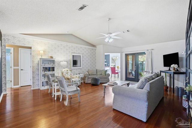 10108 Crest Ridge Dr, Pensacola, FL 32514