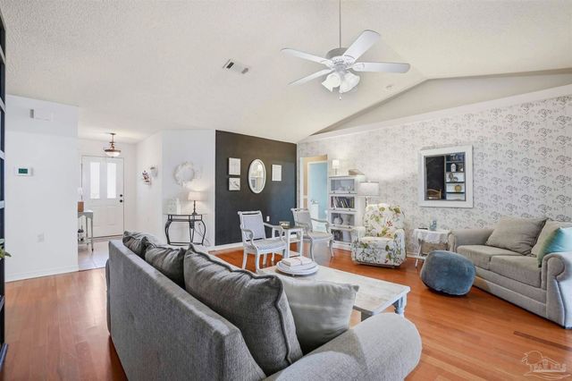 10108 Crest Ridge Dr, Pensacola, FL 32514