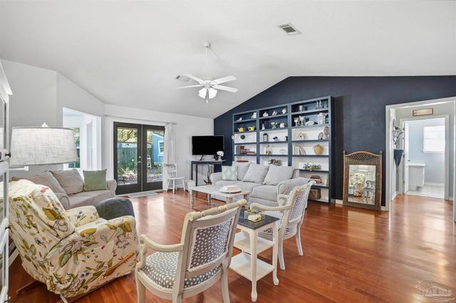 10108 Crest Ridge Dr, Pensacola, FL 32514