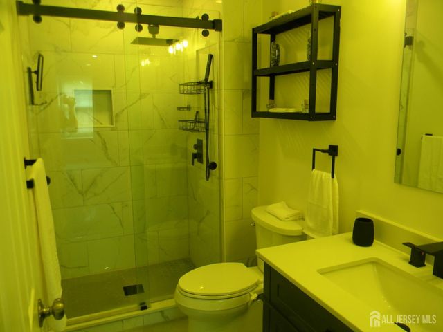 2706 Commons At Kingswood Drive, East Brunswick, NJ 08816