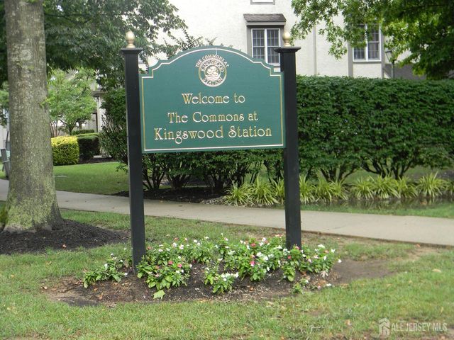 2706 Commons At Kingswood Drive, East Brunswick, NJ 08816