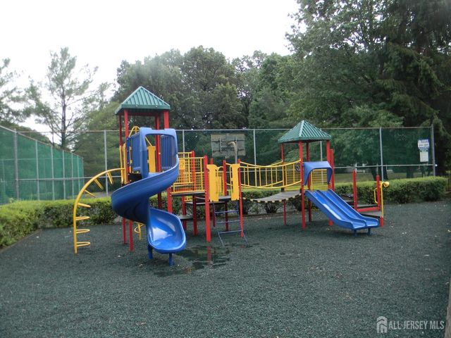 2706 Commons At Kingswood Drive, East Brunswick, NJ 08816