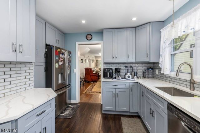 54 Bedford Ave, Teaneck Twp., NJ 07666