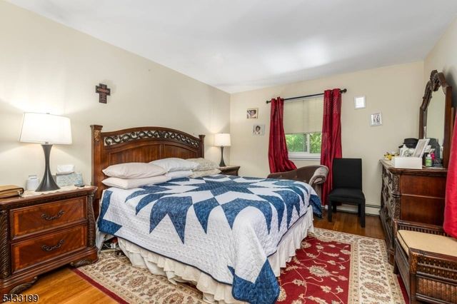54 Bedford Ave, Teaneck Twp., NJ 07666