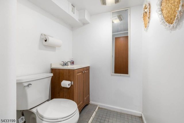 54 Bedford Ave, Teaneck Twp., NJ 07666