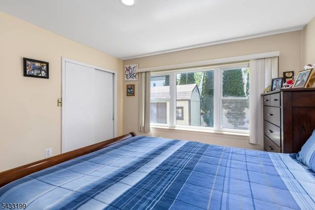 54 Bedford Ave, Teaneck Twp., NJ 07666