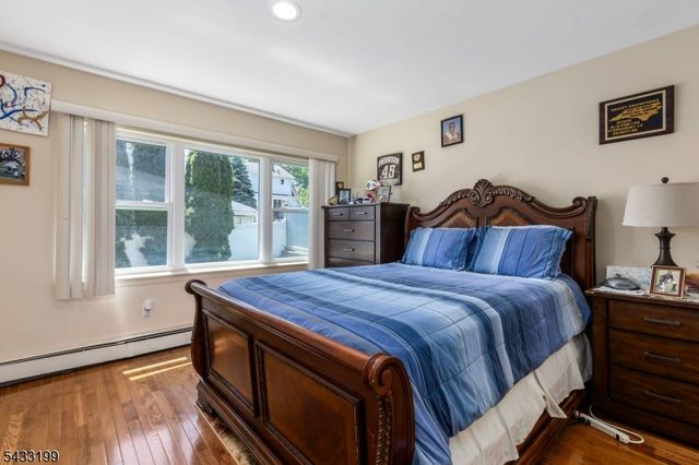54 Bedford Ave, Teaneck Twp., NJ 07666