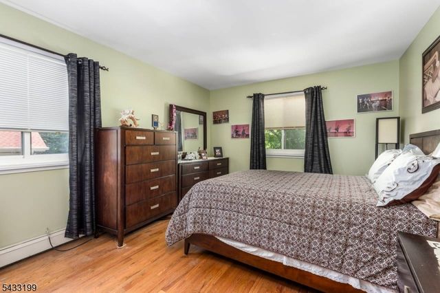 54 Bedford Ave, Teaneck Twp., NJ 07666