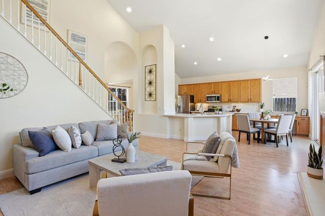 848 Morningside Dr, Folsom, CA 95630