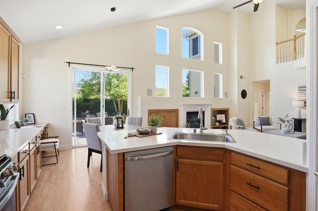 848 Morningside Dr, Folsom, CA 95630