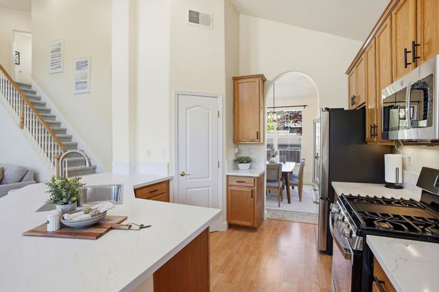 848 Morningside Dr, Folsom, CA 95630