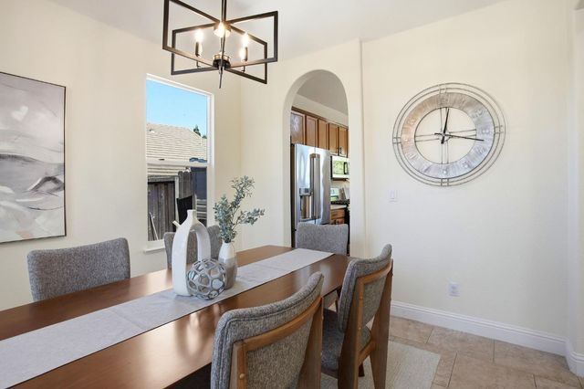 848 Morningside Dr, Folsom, CA 95630