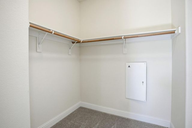 848 Morningside Dr, Folsom, CA 95630