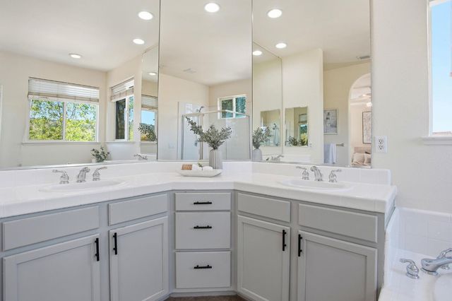 848 Morningside Dr, Folsom, CA 95630