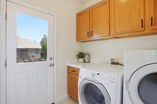 848 Morningside Dr, Folsom, CA 95630