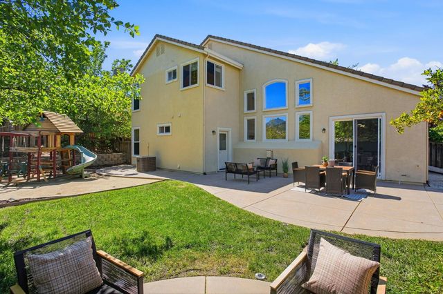 848 Morningside Dr, Folsom, CA 95630