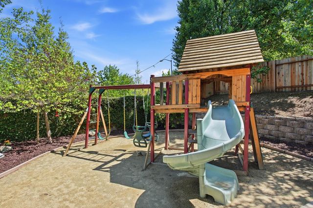 848 Morningside Dr, Folsom, CA 95630