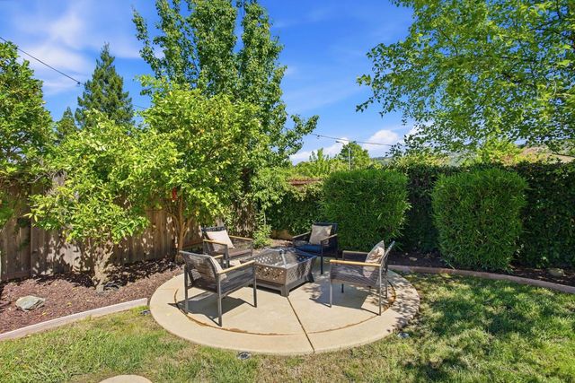 848 Morningside Dr, Folsom, CA 95630